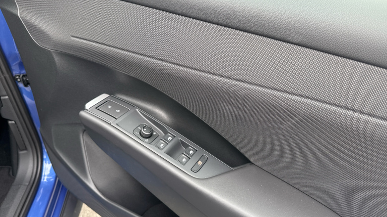 Volkswagen T-Roc 1.5 eTSI Life 5dr DSG Petrol Hatchback